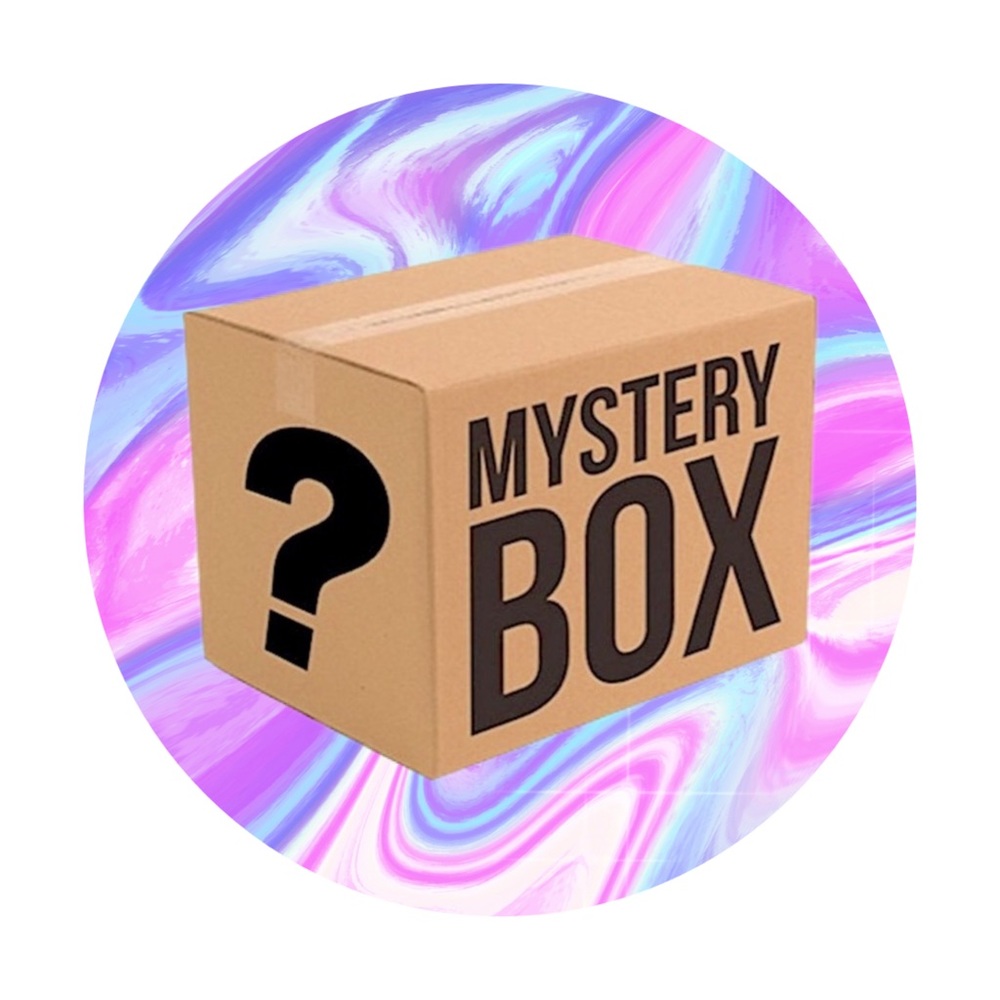 Women’s Winter/Fall Clothing Mystery Box 🎊